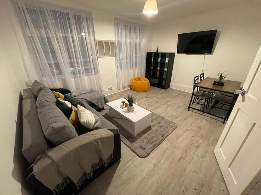 Spacious 2 Bedroom On Tower Bridge 伦敦 外观 照片