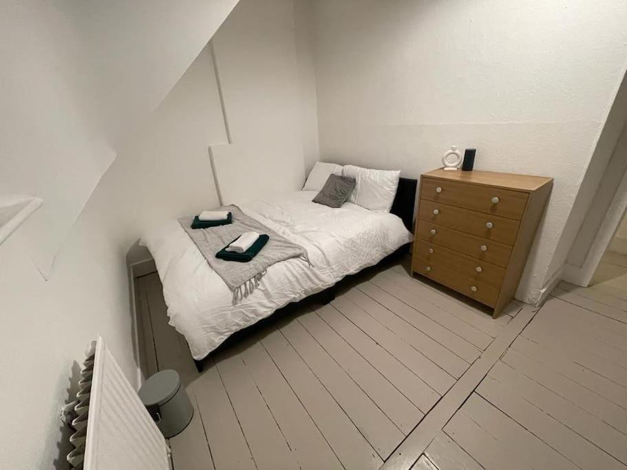 Spacious 2 Bedroom On Tower Bridge 伦敦 外观 照片