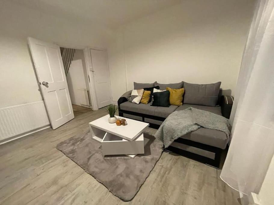 Spacious 2 Bedroom On Tower Bridge 伦敦 外观 照片