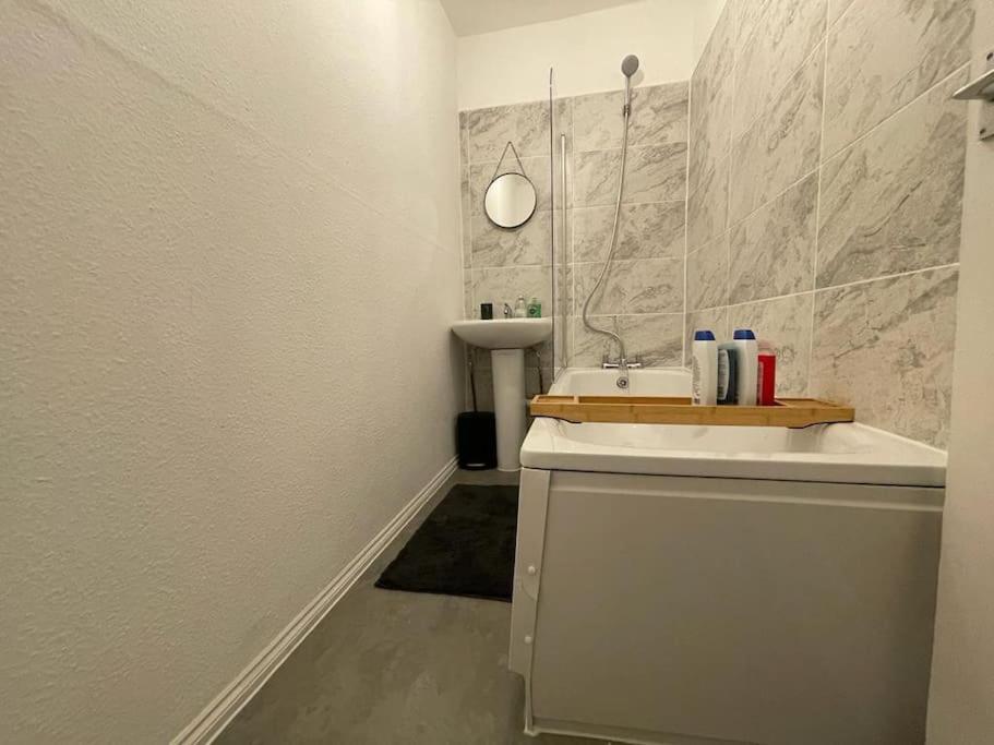 Spacious 2 Bedroom On Tower Bridge 伦敦 外观 照片