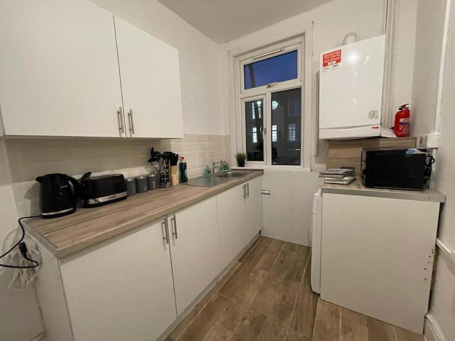 Spacious 2 Bedroom On Tower Bridge 伦敦 外观 照片